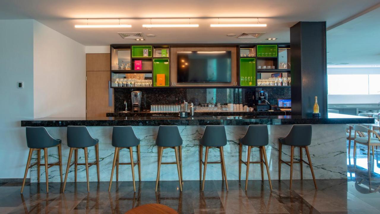 梅里达拉伊斯拉假日套房酒店 外观 照片